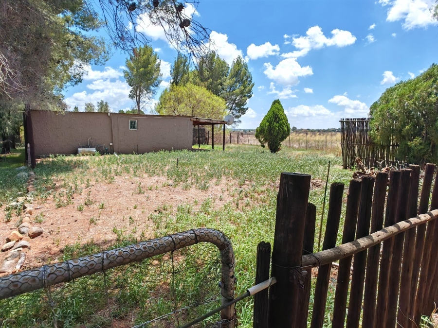 5 Bedroom Property for Sale in Bloemdal Free State